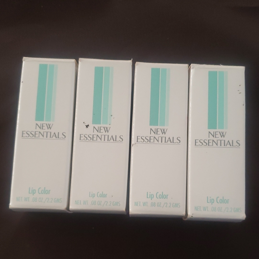 New Essentials Lip Color Set